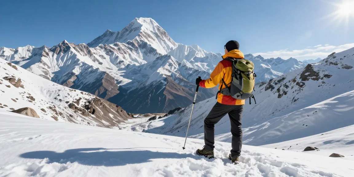 Viajero en el Manaslu Circuit Trek, disfrutando de la vista panorámica desde el paso Larkya La.